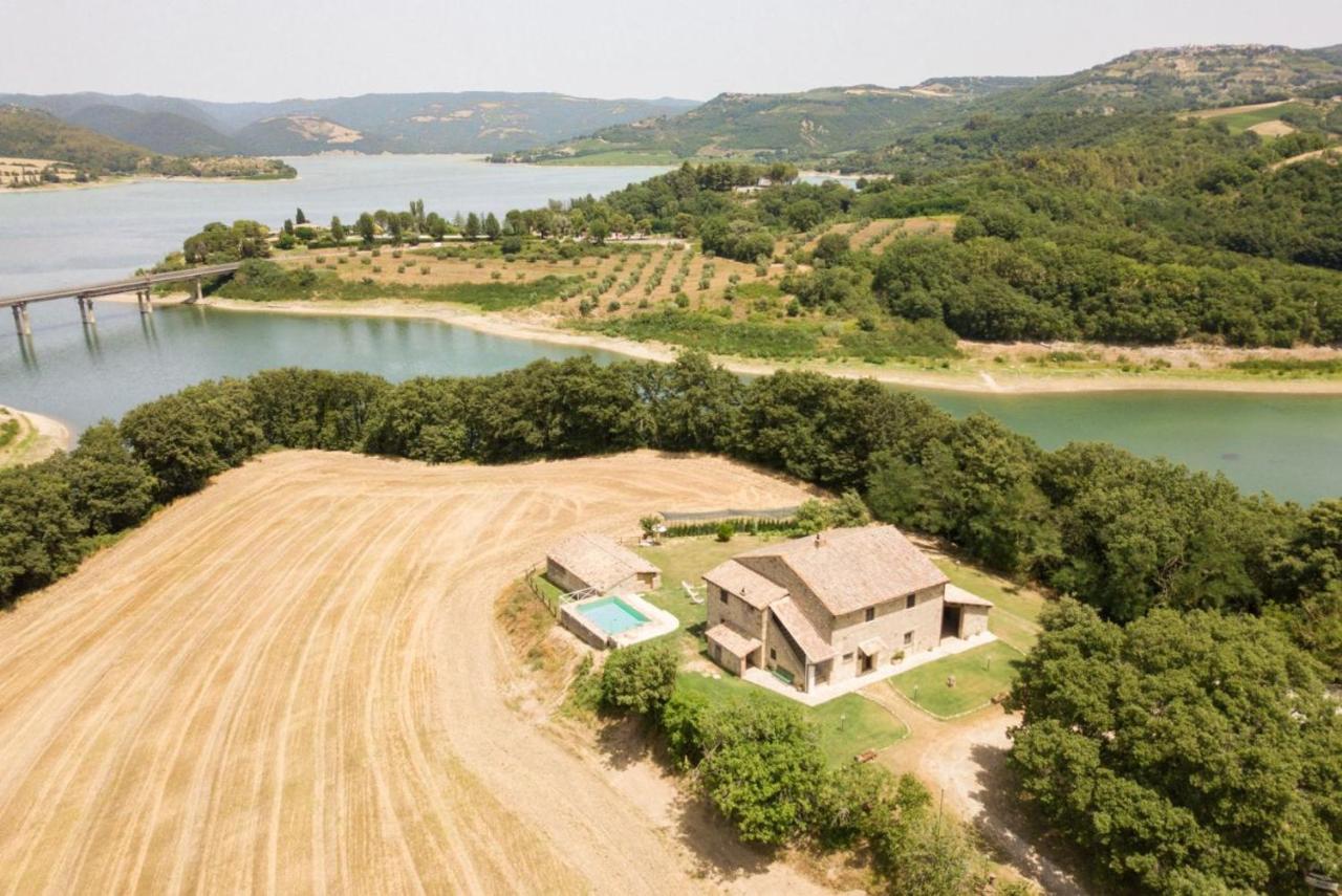 Casale Al Lago Con Piscina E Sauna Corbara  Экстерьер фото