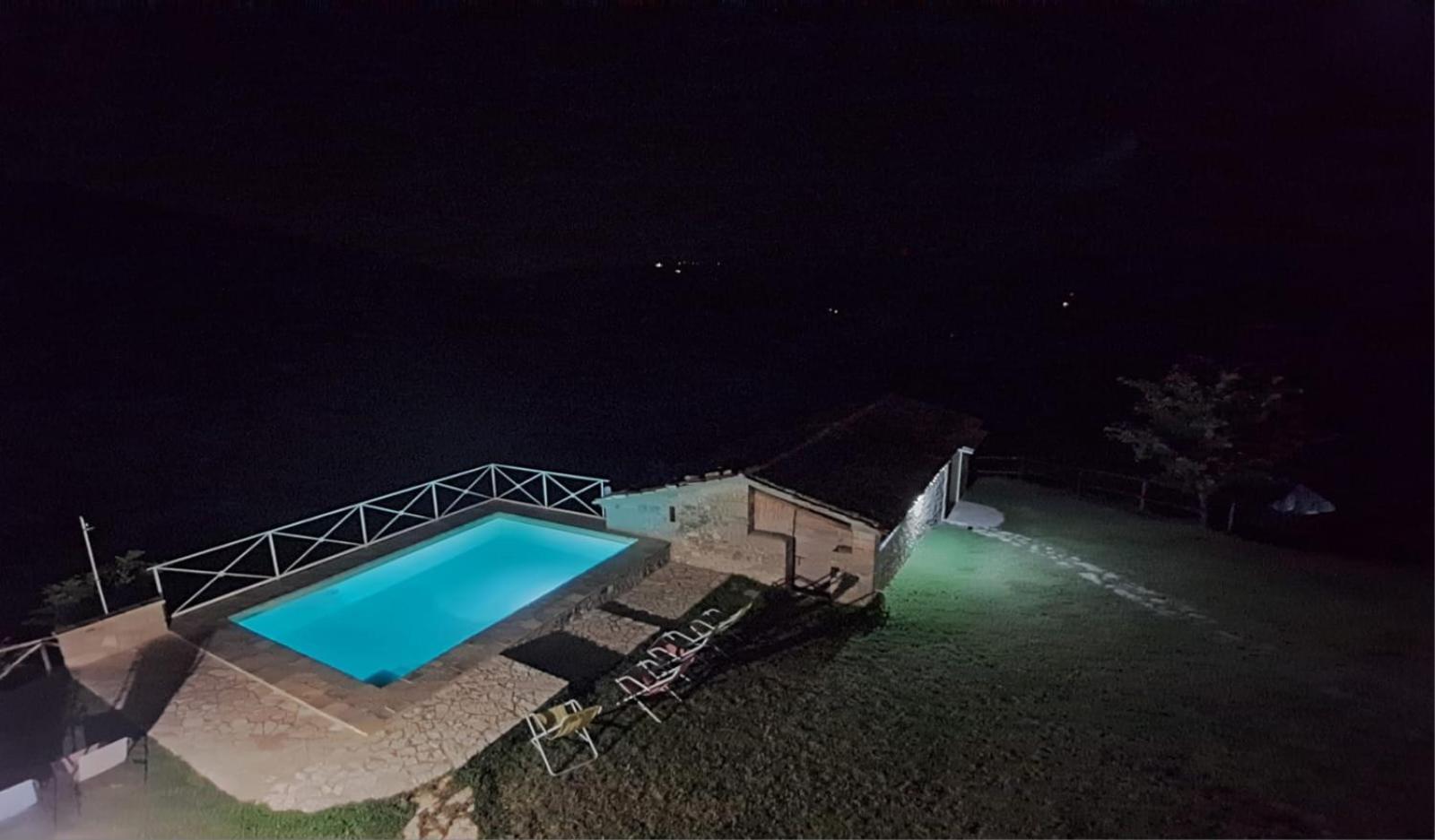 Casale Al Lago Con Piscina E Sauna Corbara  Экстерьер фото